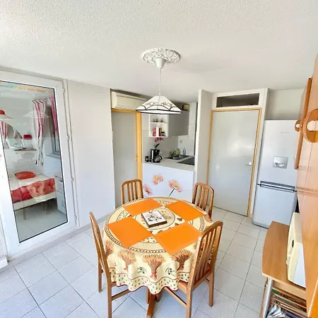 1 Chambre, 6 Personnes Dans Avec Piscines Lejlighed