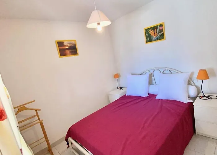 1 Chambre, 6 Personnes Dans Avec Piscines 아파트 르그로뒤후아